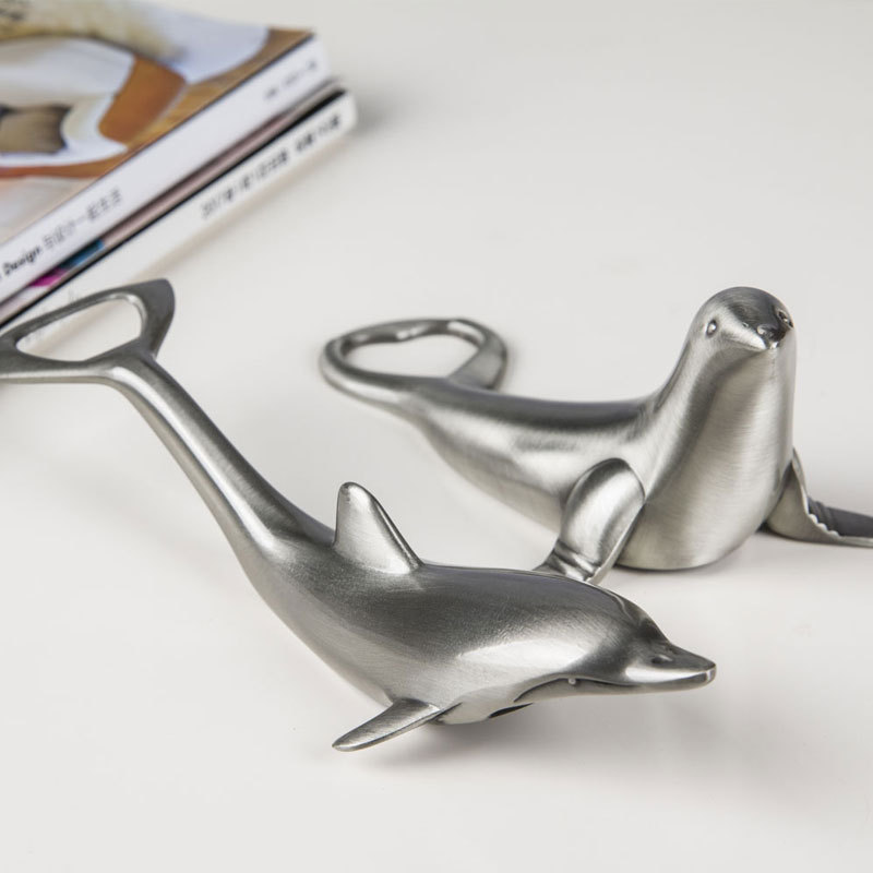 Wine Beer Opener - ヨーロッパスタイルのクリエイティブな多機能イルカ型ボトルオープナー、ワインとビール用の金属製ボトルオープナー、実用的なキッチンアクセサリー