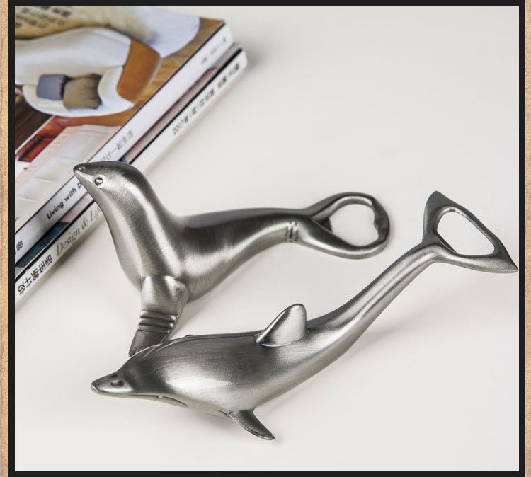 ヨーロッパスタイルのクリエイティブな多機能イルカ型ボトルオー - Wine Beer Opener のレビューと価格